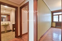 Vivienda Señorial Con Vistas a la Plaza Móyúa Para Reformar