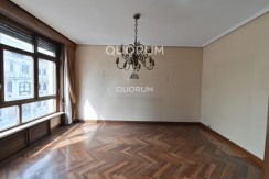 Vivienda Señorial Con Vistas a la Plaza Móyúa Para Reformar