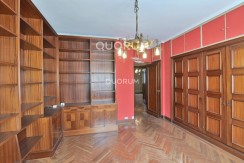 Vivienda Señorial Con Vistas a la Plaza Móyúa Para Reformar