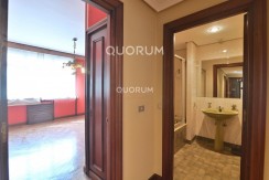 Vivienda Señorial Con Vistas a la Plaza Móyúa Para Reformar