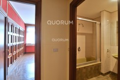 Vivienda Señorial Con Vistas a la Plaza Móyúa Para Reformar