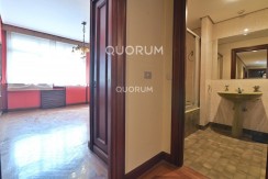 Vivienda Señorial Con Vistas a la Plaza Móyúa Para Reformar