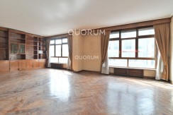 Vivienda Señorial Con Vistas a la Plaza Móyúa Para Reformar