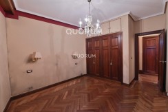 Vivienda Señorial Con Vistas a la Plaza Móyúa Para Reformar
