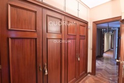 Vivienda Señorial Con Vistas a la Plaza Móyúa Para Reformar
