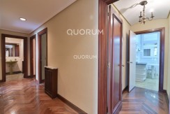 Vivienda Señorial Con Vistas a la Plaza Móyúa Para Reformar