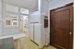 Vivienda Señorial Con Vistas a la Plaza Móyúa Para Reformar
