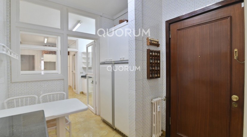 Vivienda Señorial Con Vistas a la Plaza Móyúa Para Reformar