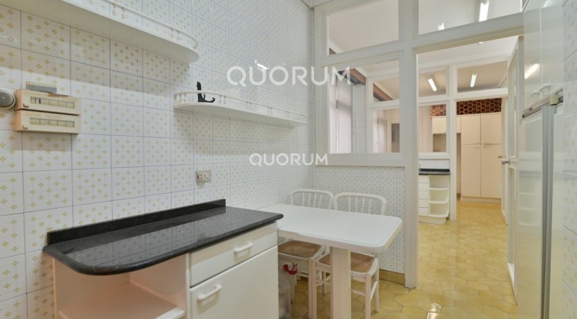 Vivienda Señorial Con Vistas a la Plaza Móyúa Para Reformar