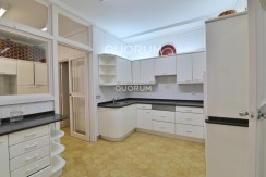 Vivienda Señorial Con Vistas a la Plaza Móyúa Para Reformar