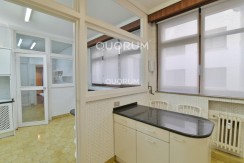 Vivienda Señorial Con Vistas a la Plaza Móyúa Para Reformar
