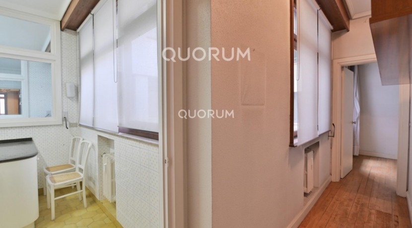 Vivienda Señorial Con Vistas a la Plaza Móyúa Para Reformar