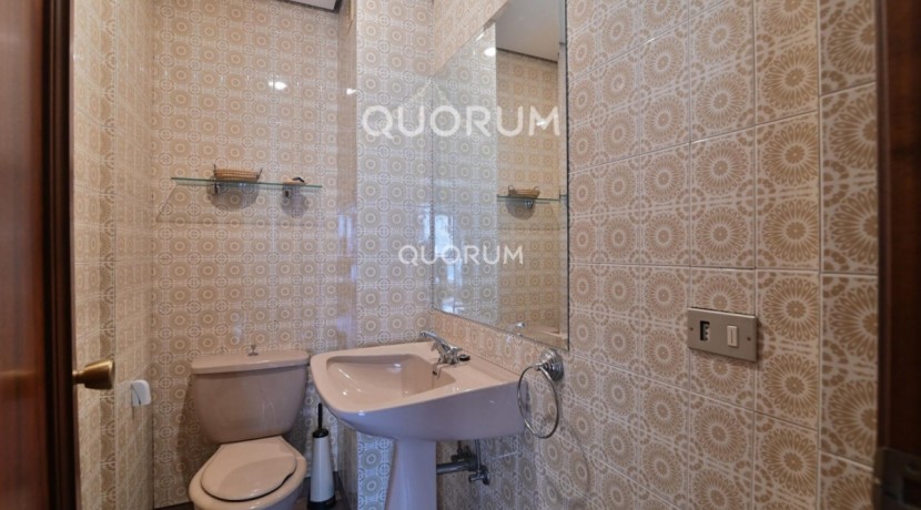 Vivienda Señorial Con Vistas a la Plaza Móyúa Para Reformar