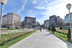 Vivienda Señorial Con Vistas a la Plaza Móyúa Para Reformar