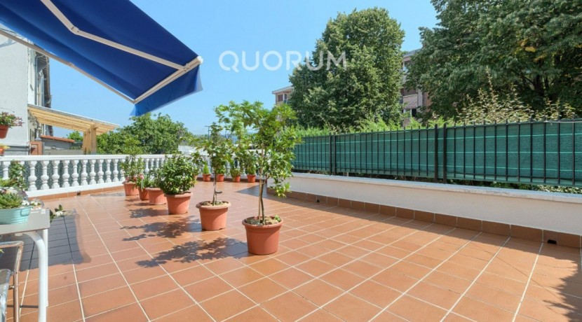 Adosado PARA ENTRAR A VIVIR De 4 Dorm. y 3 Baños Con Amplia Terraza y Garaje En Zona San Miguel