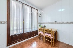 Adosado PARA ENTRAR A VIVIR De 4 Dorm. y 3 Baños Con Amplia Terraza y Garaje En Zona San Miguel
