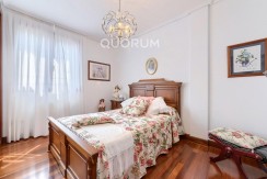 Adosado PARA ENTRAR A VIVIR De 4 Dorm. y 3 Baños Con Amplia Terraza y Garaje En Zona San Miguel