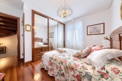 Adosado PARA ENTRAR A VIVIR De 4 Dorm. y 3 Baños Con Amplia Terraza y Garaje En Zona San Miguel