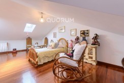 Adosado PARA ENTRAR A VIVIR De 4 Dorm. y 3 Baños Con Amplia Terraza y Garaje En Zona San Miguel