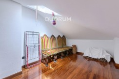 Adosado PARA ENTRAR A VIVIR De 4 Dorm. y 3 Baños Con Amplia Terraza y Garaje En Zona San Miguel