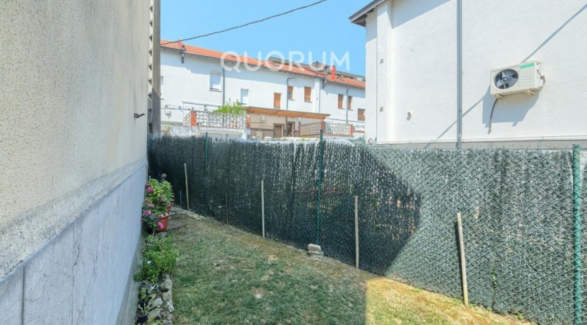 Adosado PARA ENTRAR A VIVIR De 4 Dorm. y 3 Baños Con Amplia Terraza y Garaje En Zona San Miguel