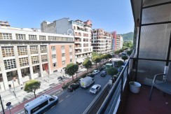 Amplia Y Céntrica Vivienda con Terraza en Doctor Areilza