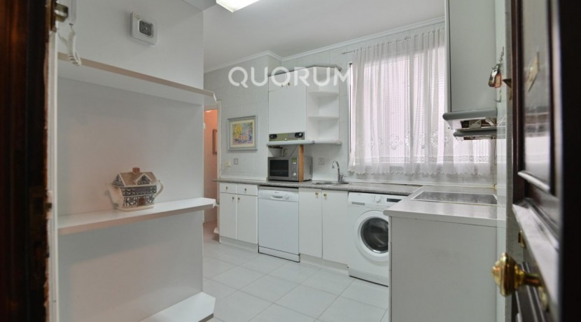 Amplia Y Céntrica Vivienda con Terraza en Doctor Areilza