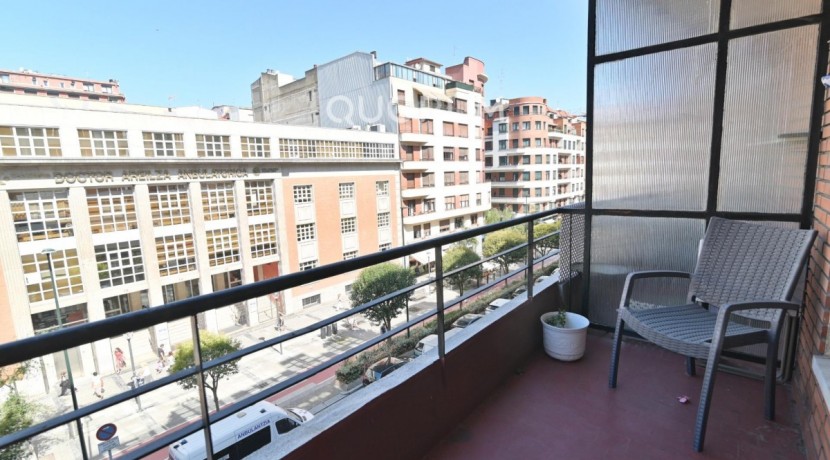Amplia Y Céntrica Vivienda con Terraza en Doctor Areilza
