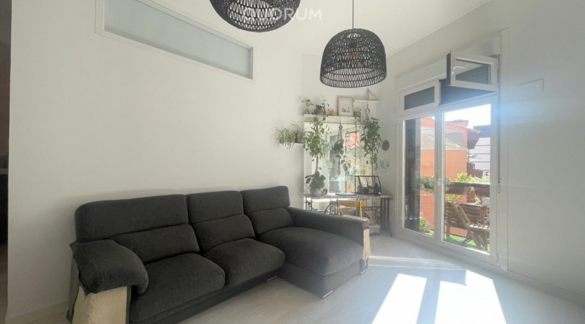 Amplio Piso Para Entrar a Vivir De 2 Habitaciones Y 2 Baños En Santutxu
