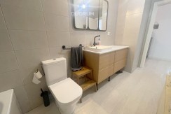 Amplio Piso Para Entrar a Vivir De 2 Habitaciones Y 2 Baños En Santutxu