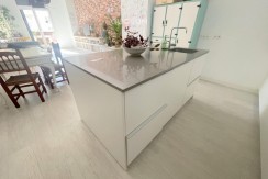 Amplio Piso Para Entrar a Vivir De 2 Habitaciones Y 2 Baños En Santutxu