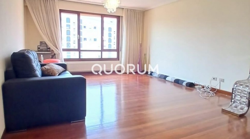 Ático de 4 Habitaciones con Garaje y Trastero