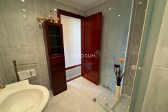 Ático de 4 Habitaciones con Garaje y Trastero
