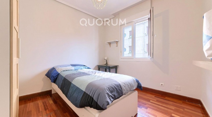DOS HABITACIONES PARA ENTRAR A VIVIR CON OPCIÓN DE GARAJE CERCANO
