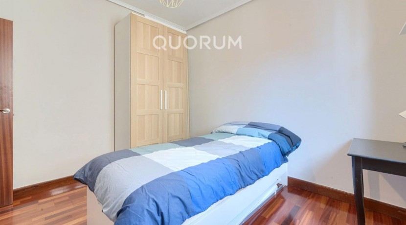 DOS HABITACIONES PARA ENTRAR A VIVIR CON OPCIÓN DE GARAJE CERCANO