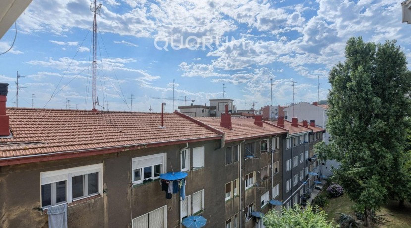 DOS HABITACIONES PARA ENTRAR A VIVIR CON OPCIÓN DE GARAJE CERCANO