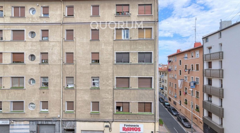 DOS HABITACIONES PARA ENTRAR A VIVIR CON OPCIÓN DE GARAJE CERCANO