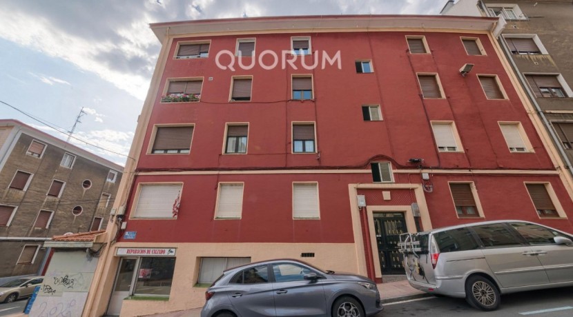 DOS HABITACIONES PARA ENTRAR A VIVIR CON OPCIÓN DE GARAJE CERCANO