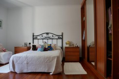 Espectacular Casa Independiente en las faldas de Ganekogorta con 6 Dorm., 2 salones, 2 cocinas, 4 baños completos, trastero, balcón, terraza y amplio garaje para dos vehículos