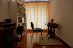 Espectacular Casa Independiente en las faldas de Ganekogorta con 6 Dorm., 2 salones, 2 cocinas, 4 baños completos, trastero, balcón, terraza y amplio garaje para dos vehículos