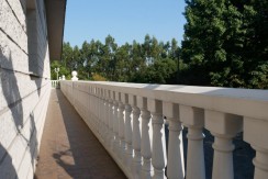 Espectacular Casa Independiente en las faldas de Ganekogorta con 6 Dorm., 2 salones, 2 cocinas, 4 baños completos, trastero, balcón, terraza y amplio garaje para dos vehículos