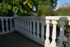 Espectacular Casa Independiente en las faldas de Ganekogorta con 6 Dorm., 2 salones, 2 cocinas, 4 baños completos, trastero, balcón, terraza y amplio garaje para dos vehículos