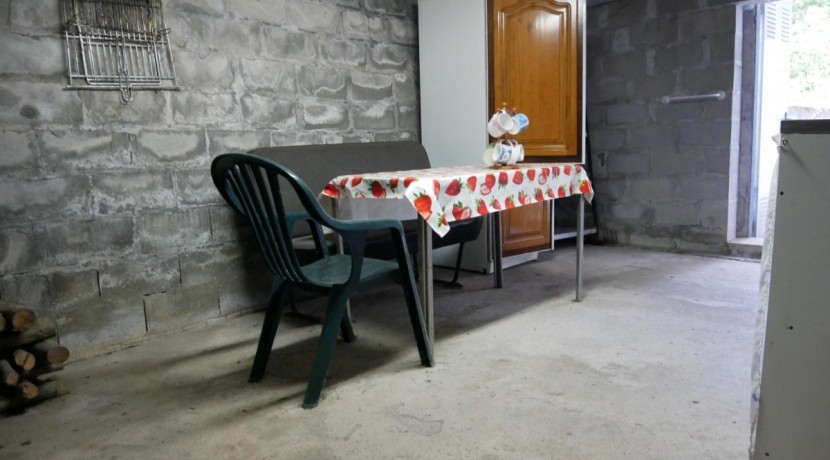 Espectacular Casa Independiente en las faldas de Ganekogorta con 6 Dorm., 2 salones, 2 cocinas, 4 baños completos, trastero, balcón, terraza y amplio garaje para dos vehículos