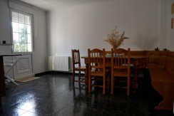 Espectacular Casa Independiente en las faldas de Ganekogorta con 6 Dorm., 2 salones, 2 cocinas, 4 baños completos, trastero, balcón, terraza y amplio garaje para dos vehículos