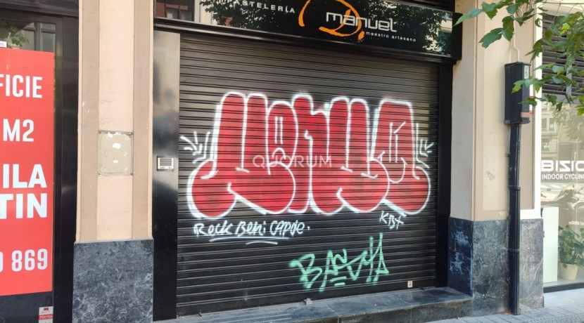 Local Comercial con Salida de Humos junto a la Alhondiga