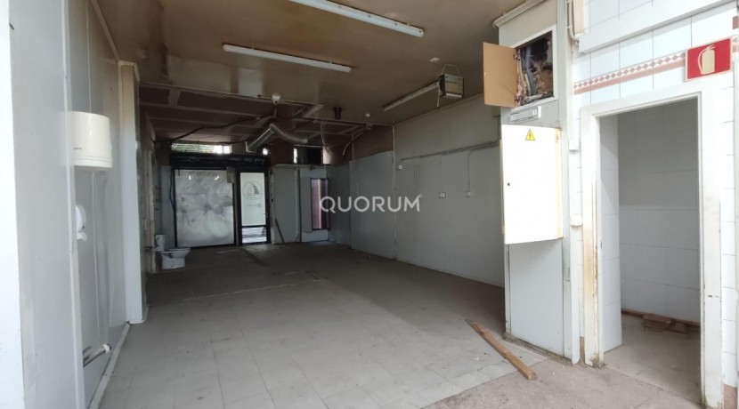 Local Comercial con Salida de Humos junto a la Alhondiga