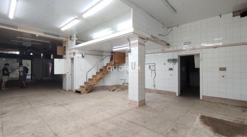 Local Comercial con Salida de Humos junto a la Alhondiga
