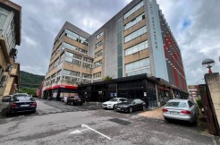 Local/Oficina con Entreplanta En Buen estado En Zona Urbi