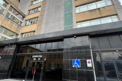 Local/Oficina con Entreplanta En Buen estado En Zona Urbi