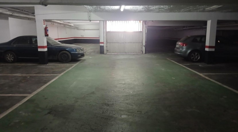 Parcela De Garaje En Alquiler En El Centro